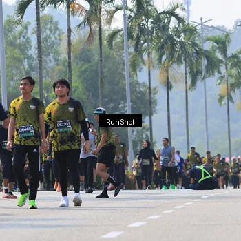 Runner Photo 7054185