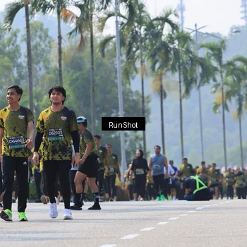 Runner Photo 7054188