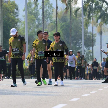 Runner Photo 7054208