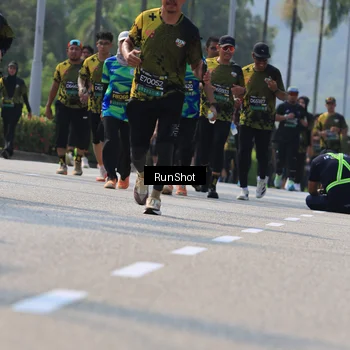 Runner Photo 7054211