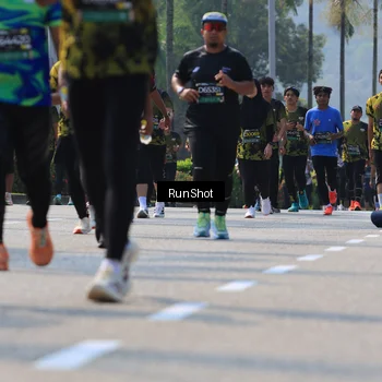Runner Photo 7054251