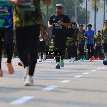 Runner Photo 7054263