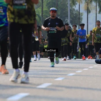 Runner Photo 7054272