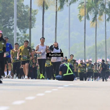 Runner Photo 7054299