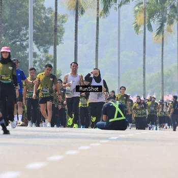 Runner Photo 7054301