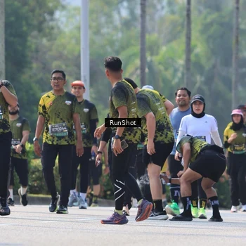 Runner Photo 7054308