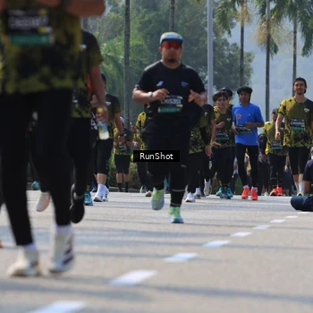 Runner Photo 7054309