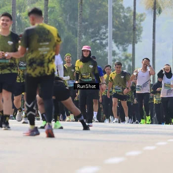 Runner Photo 7054310
