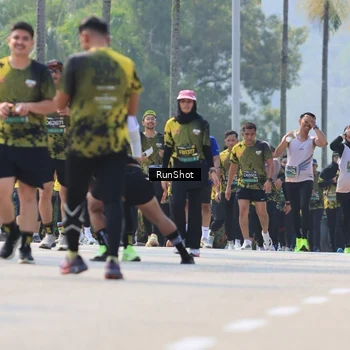 Runner Photo 7054311