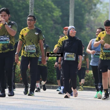 Runner Photo 7054316