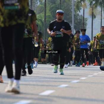 Runner Photo 7054317