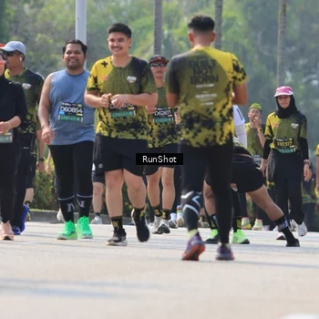 Runner Photo 7054321