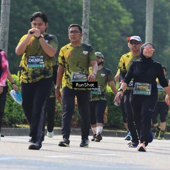 Runner Photo 7054341