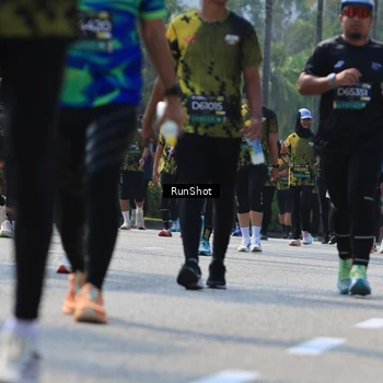 Runner Photo 7054452