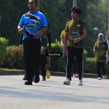 Runner Photo 7054468