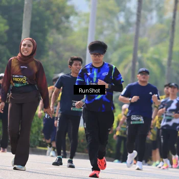 Runner Photo 7054503