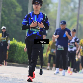 Runner Photo 7054511
