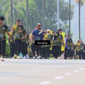 Runner Photo 7054536
