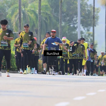 Runner Photo 7054537