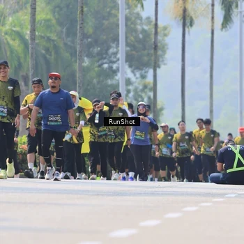 Runner Photo 7054541