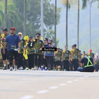 Runner Photo 7054546