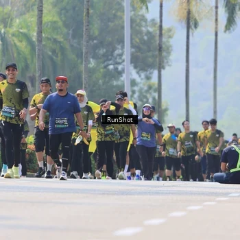 Runner Photo 7054547