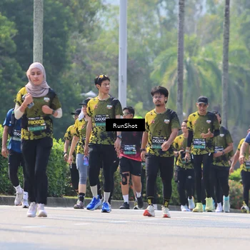 Runner Photo 7054557