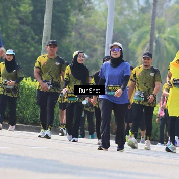 Runner Photo 7054573