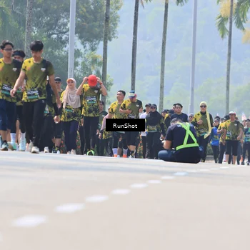 Runner Photo 7054592