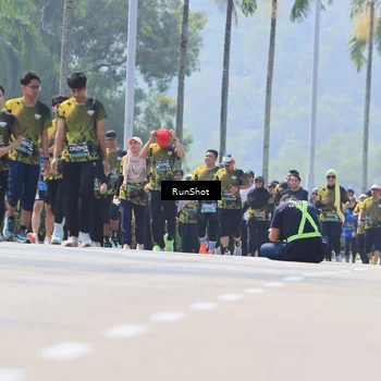 Runner Photo 7054593