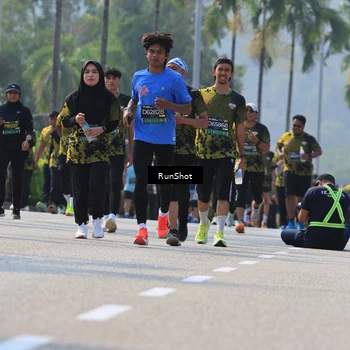 Runner Photo 7054594