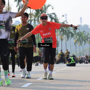 Runner Photo 7054595
