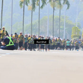 Runner Photo 7054613