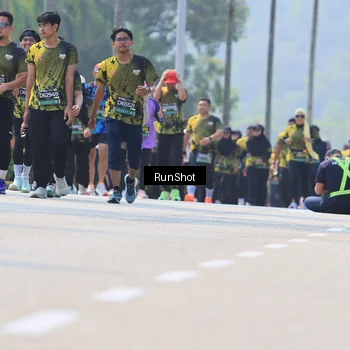 Runner Photo 7054616