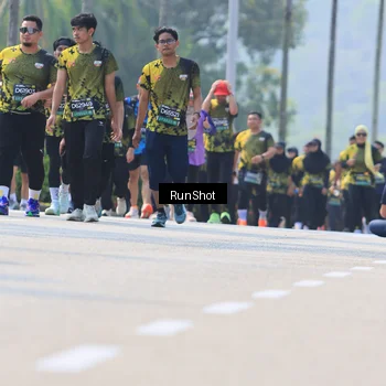 Runner Photo 7054623