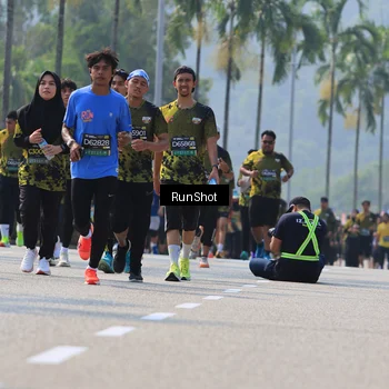 Runner Photo 7054642