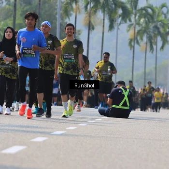 Runner Photo 7054657
