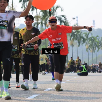 Runner Photo 7054697