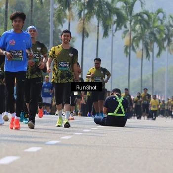 Runner Photo 7054700
