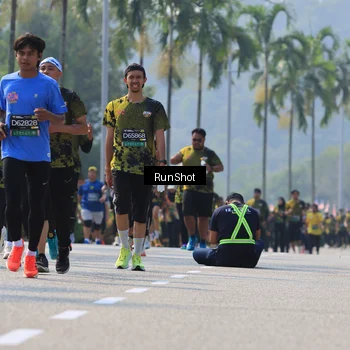 Runner Photo 7054730