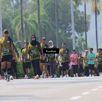 Runner Photo 7054750