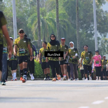Runner Photo 7054753