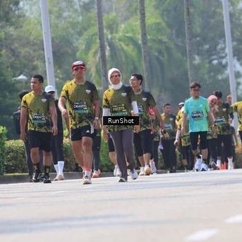 Runner Photo 7054790