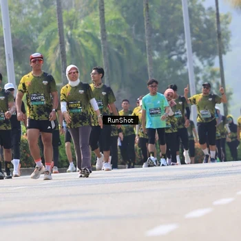 Runner Photo 7054791