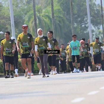 Runner Photo 7054796