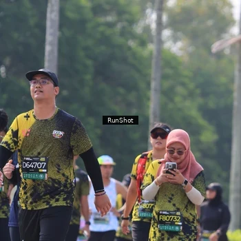 Runner Photo 7054858