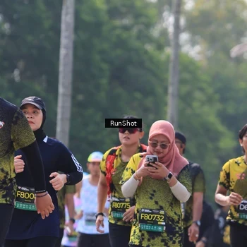 Runner Photo 7054864