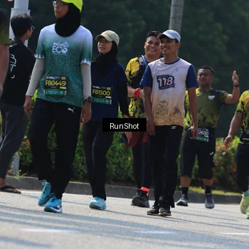 Runner Photo 7055037