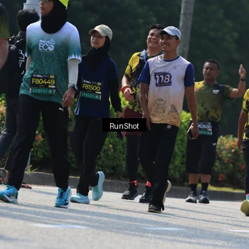 Runner Photo 7055038