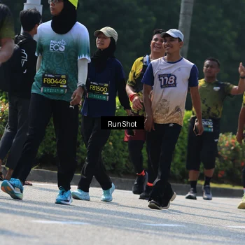 Runner Photo 7055041